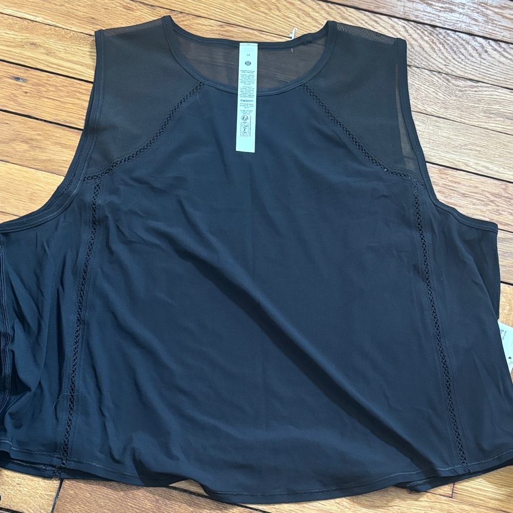 Lululemon  sculpt Black Sleeveless with lace trim  Top NWT